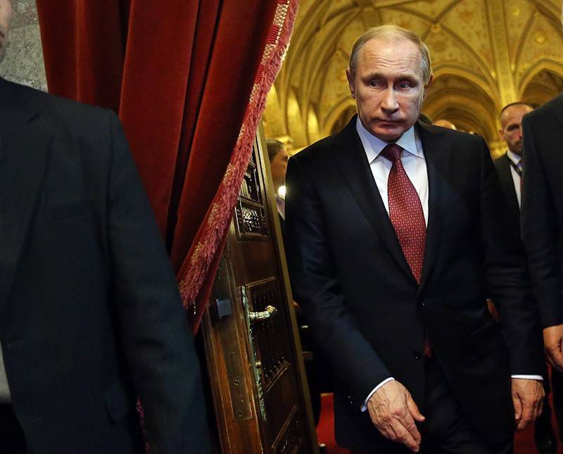 Путин примет участие в церемонии прощания с Шираком