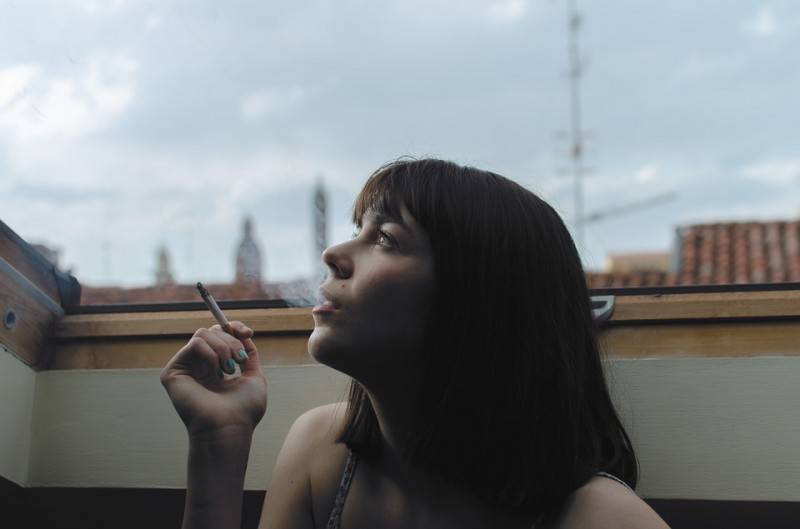 В МЧС прокомментировали наказание за курение на балконе