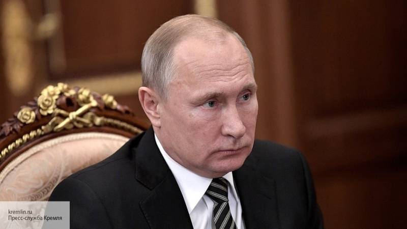 Путин глубоко соболезнует в связи с уходом из жизни Захарова - Кремль