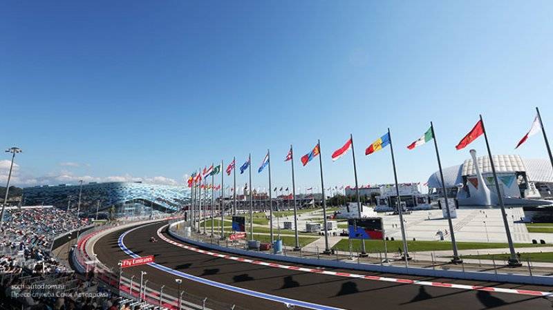Песков ответил на слухи о переносе гонки "Формула-1" в Петербург
