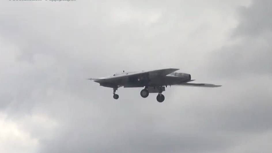 Новейший российский беспилотник «Охотник» совершил совместный полет с Су-57