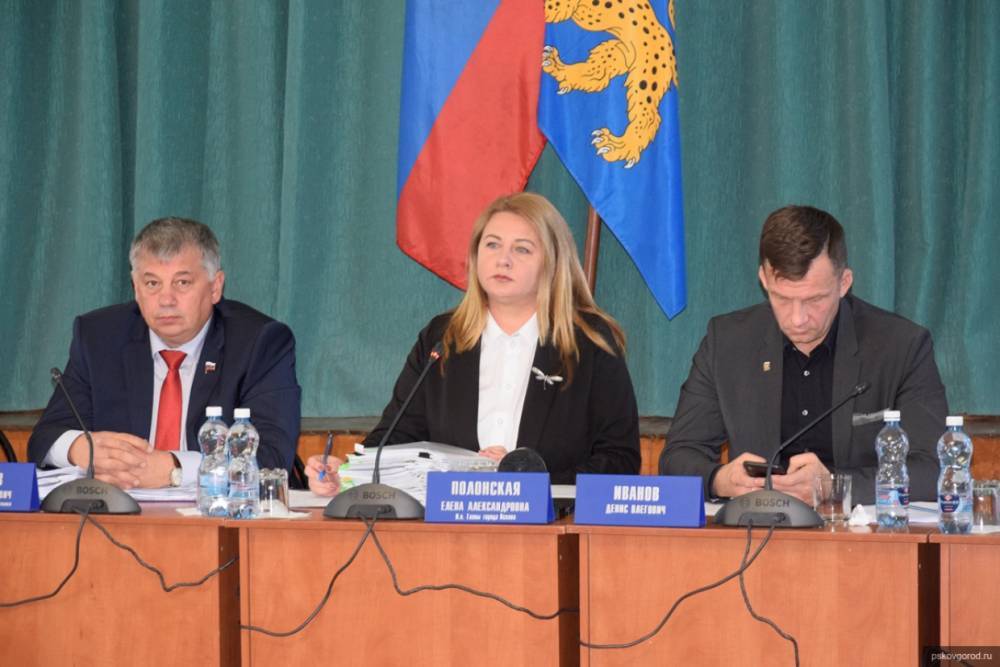 Депутаты решили пересмотреть место установки бюстов героев-десантников 6-й роты в Пскове