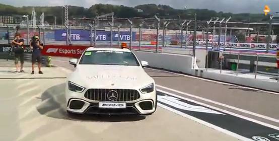 Видео: Козак прокатился по трассе "Формулы-1" в Сочи
