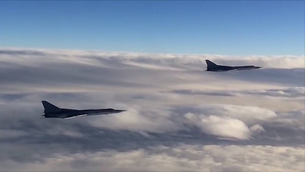 Два американских военных самолета провели разведку у берегов Крыма