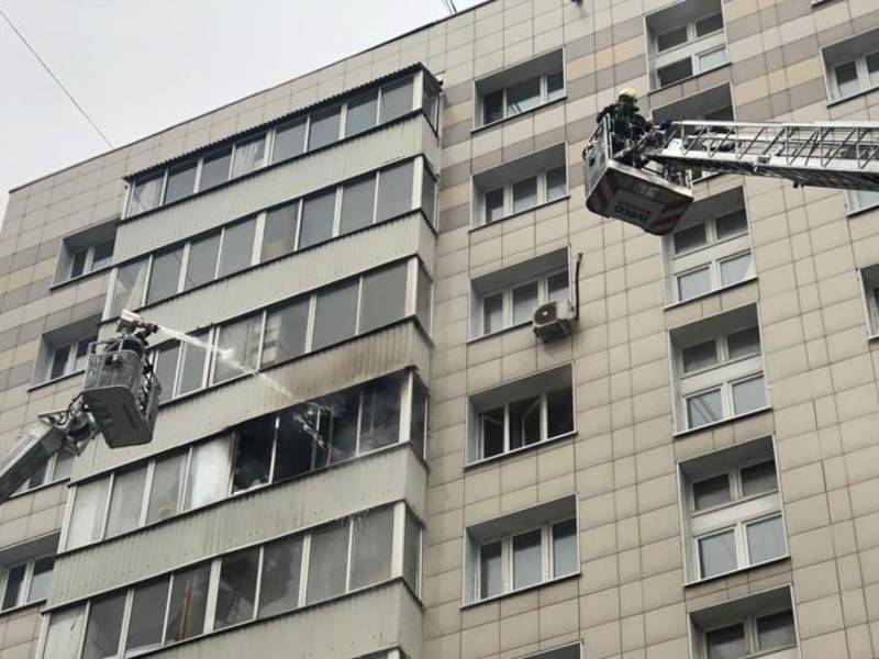 Около 700 человек эвакуировали из-за пожара в московском общежитии
