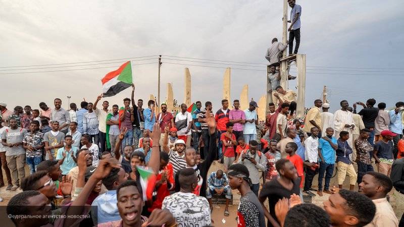 Власти Судана приняли решение закрыть границы с Ливией и ЦАР