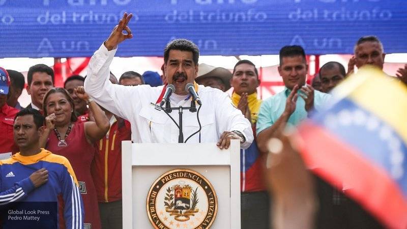 Мадуро заявил о прибывших в Венесуэлу российских военных специалистах