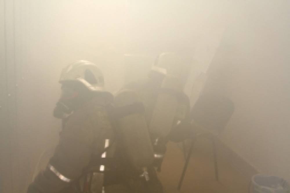 В Котласском районе вспыхнул огонь на Асфальто-бетонном заводе