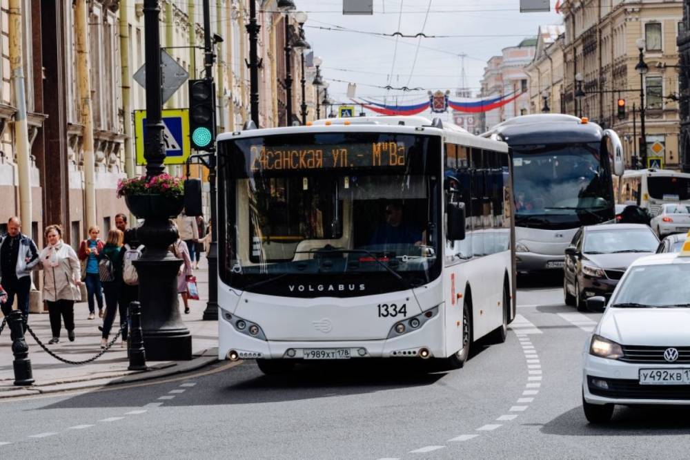 Два автобуса скорректируют маршрут из-за дорожных работ в Петроградском районе