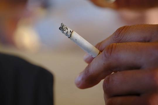 МЧС внесло ясность в запрет курения на балконах