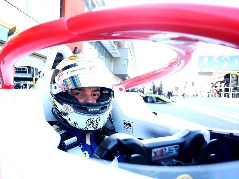 Роберт Шварцман занял третье место во второй гонке «Формулы-3» в Сочи