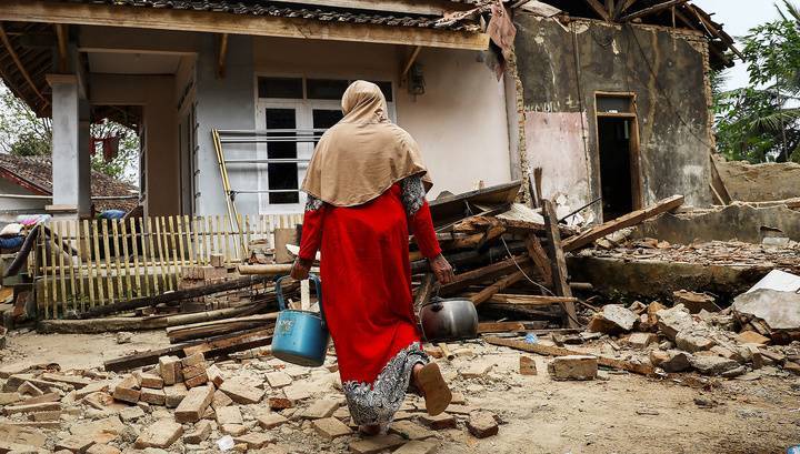 Число жертв землетрясения в Индонезии увеличилось до 30, еще 156 человек пострадали