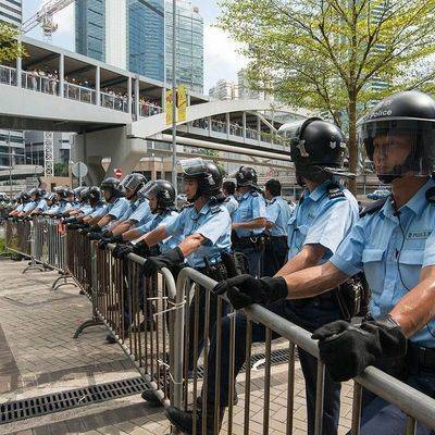Полиция Гонконга предупредила демонстрантов об операции по их разгону