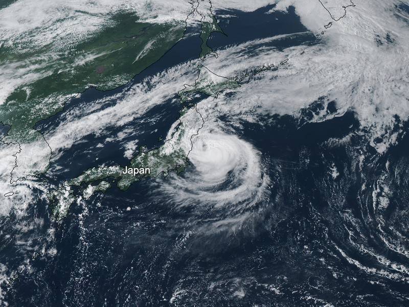 Авиакомпании отменяют рейсы в Японию из-за тайфуна