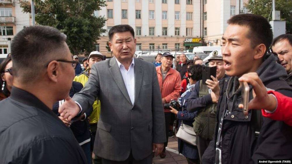 В Улан‑Удэ около 600 человек пришли на митинг против полицейского произвола