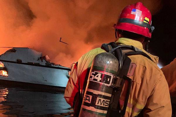 Более 30 человек заживо сгорели на яхте в Калифорнии