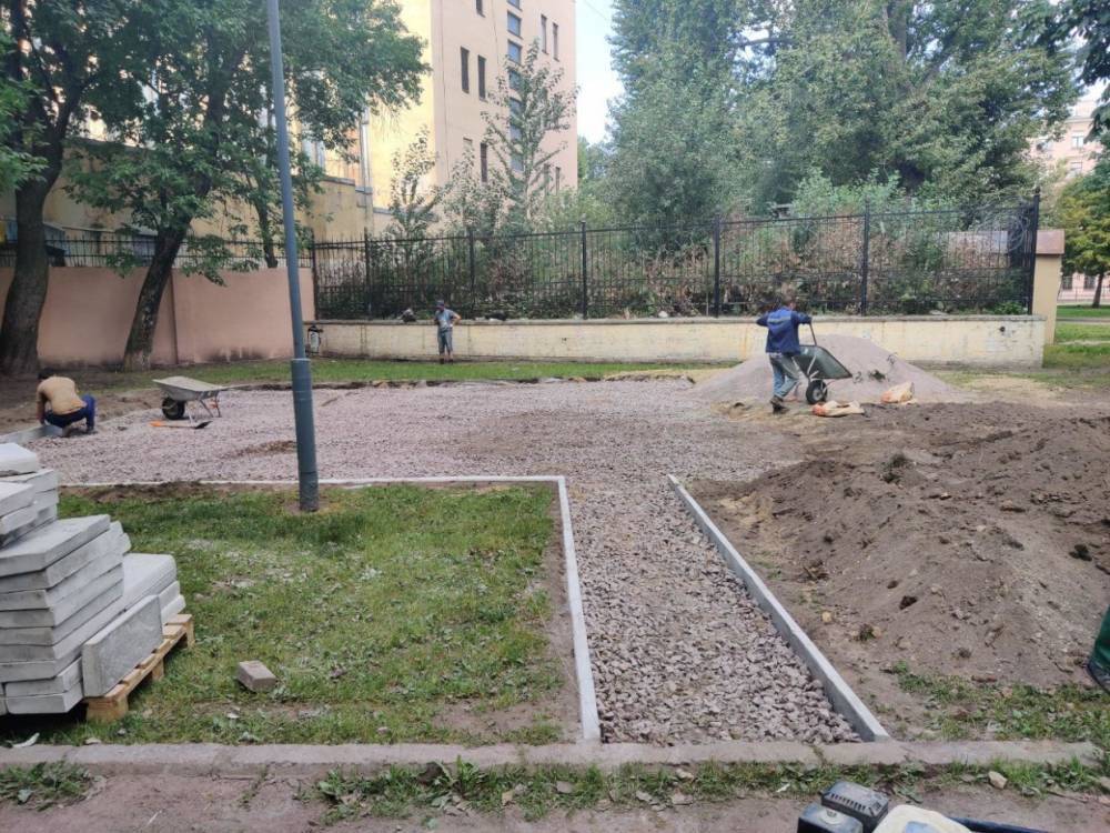 Новая детская площадка появится в Матвеевском саду Петербурга по поручению Беглова