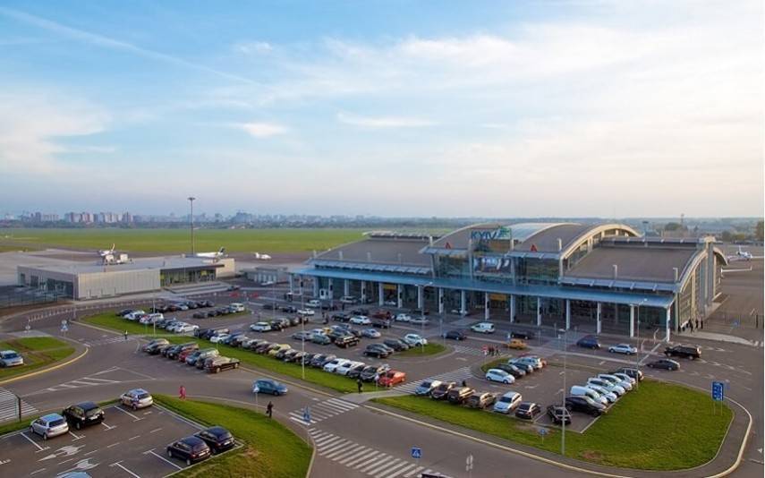 Аэропорт "Киев" закрыли на 10 дней