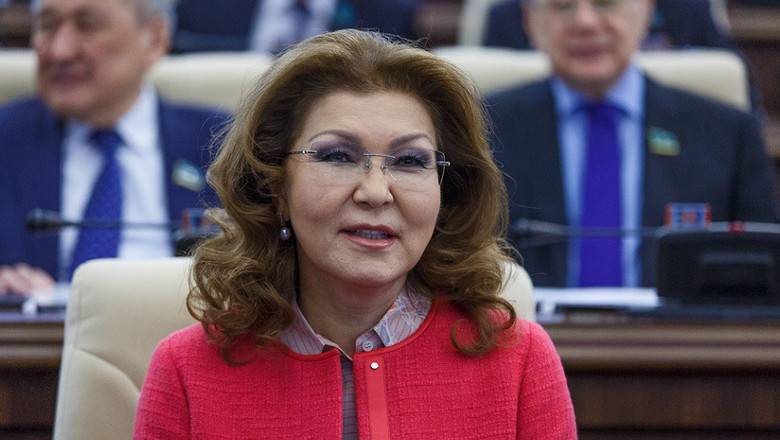 Шаг к президентству? Дочь Назарбаева снова возглавила сенат