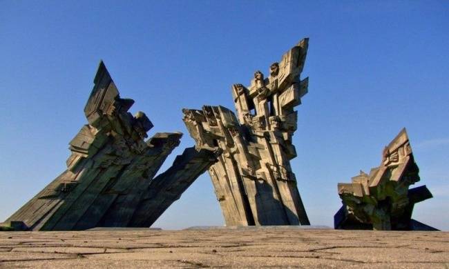 СМИ: В Каунасе осквернили мемориал жертвам Холокоста — Происшествия, Новости Европы