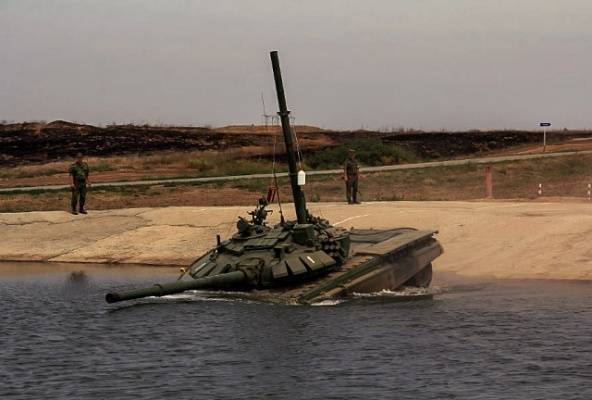 В Забайкалье на учениях танк заглох под водой, танкист погиб