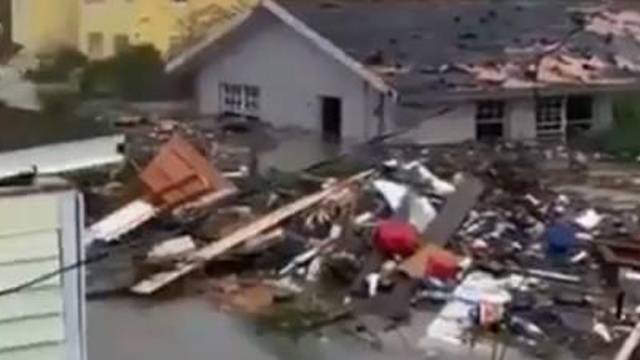 "Бегите немедленно!": ураган "Дориан" ударил по Багамам и приближается к Флориде