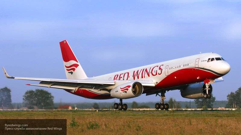Летевший в Турцию самолет Red Wings вынужденно сел в аэропорту Краснодара
