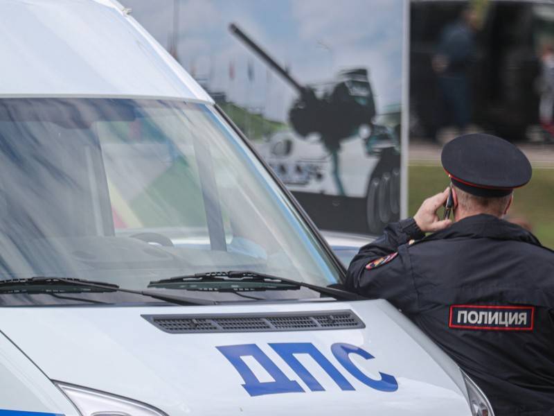 Полиция ищет мужчину в рясе, гонявшего на электросамокате в Смоленске - news.ru