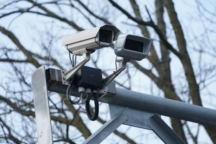 Порядка двух тысяч камер видеонаблюдения установят в Петербурге к концу 2021 года