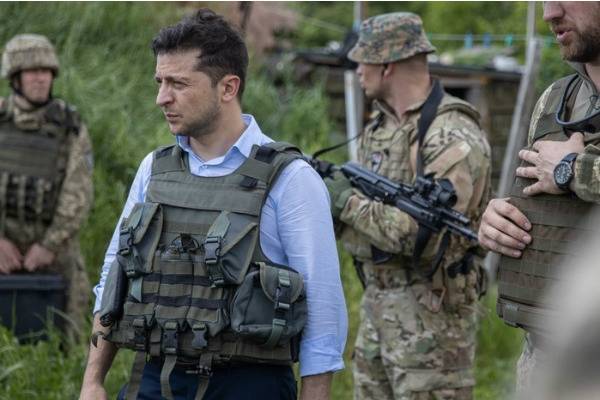 Опять война: Зеленский приказал подготовить план обороны Украины от агрессии