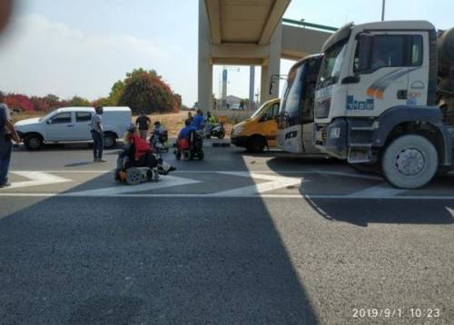 Протесты в Израиле: безденежные инвалиды перекрывают дороги и рельсы