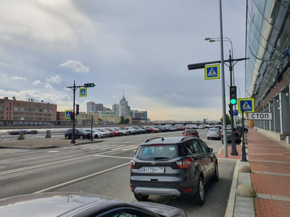 До конца 2019 года в Петербурге появится 33 новых светофора