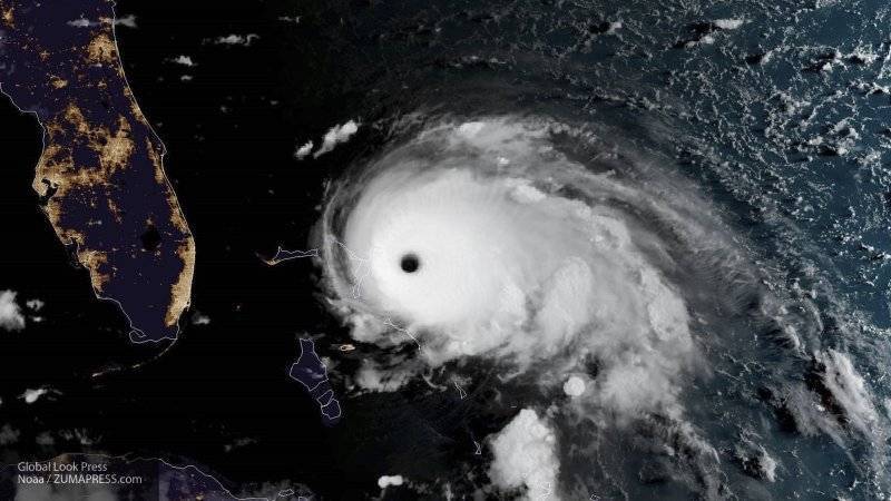 Пять человек погибли на Багамах из-за урагана "Дориан"
