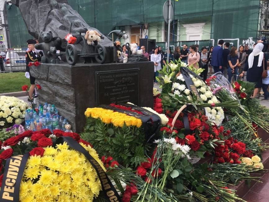 В Архангельске на траурном митинге вспомнили жертв терактов