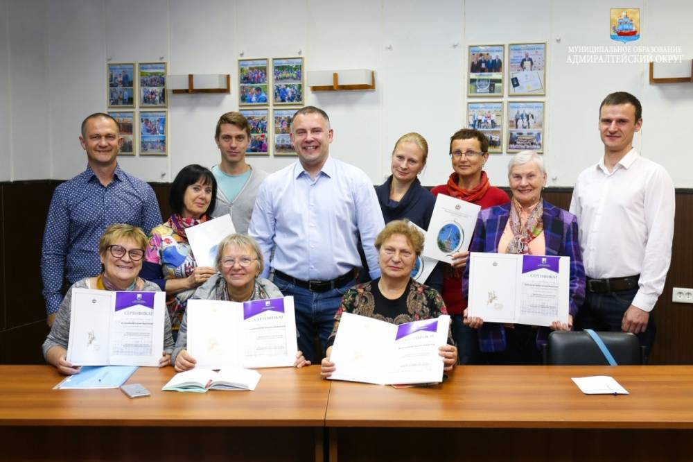 Команда Барканова помогла жителям МО Адмиралтейский округ разобраться в работе с УК