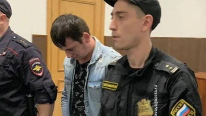 Данил Беглец - Прокурор просит дать три года и два месяца колонии Даниле Беглецу по обвинению в нападении на росгвардейца - theins.ru