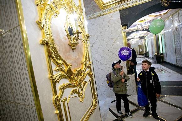 Симановский планирует за год полностью превратить школу в Екатеринбурге в «Версаль»