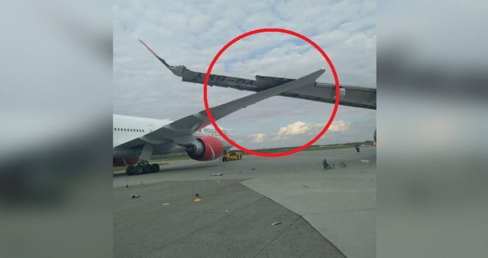 Два пассажирский самолета столкнулись на взлетно-посадочной полосе в Шереметьево