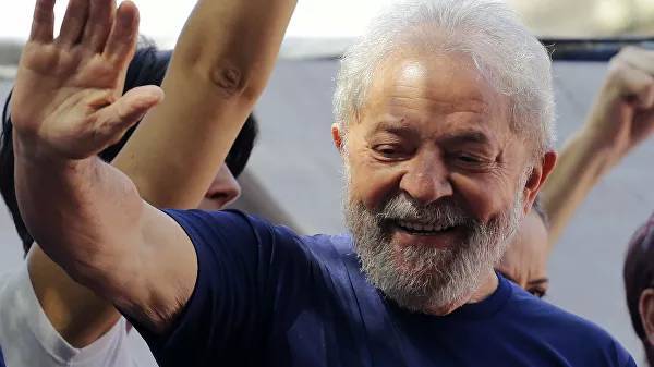 Экс-президенту Бразилии хотят разрешить сидеть в тюрьме только по ночам