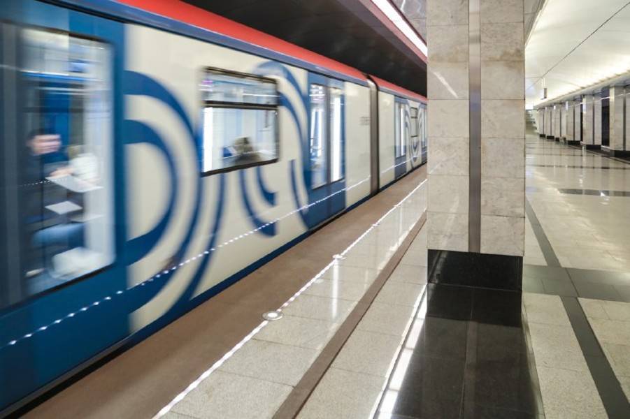 Вестибюли станции метро "Спартак" работают в штатном режиме