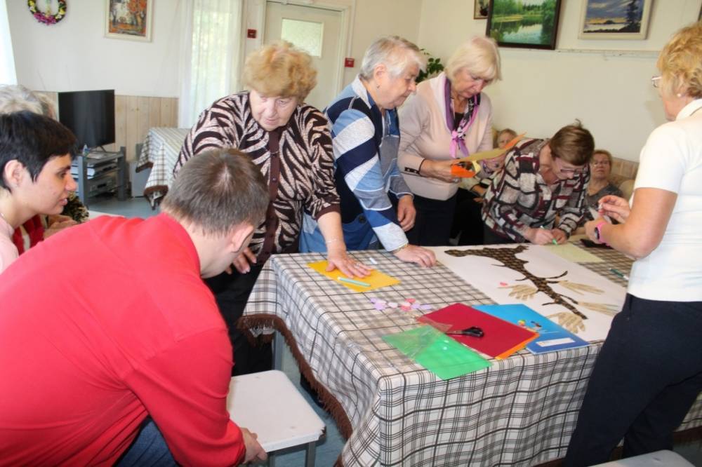 В социальном центре Петродворцового района отметили День пожилого человека