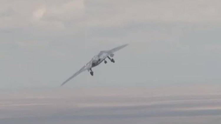 Минобороны сообщило о первом полете тяжелого ударного беспилотника «Охотник» и Су-57