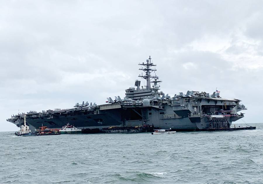 Авианосец США попал в "ловушку" КНР в Южно-Китайском море