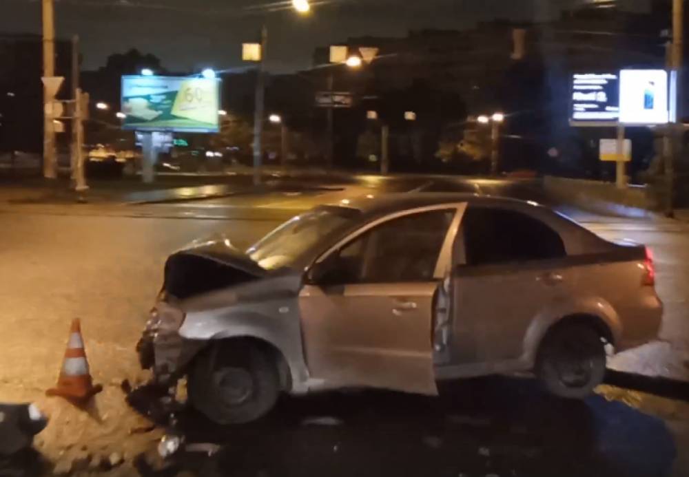 Появилось видео с последствиями столкновения таксистов на Стачек