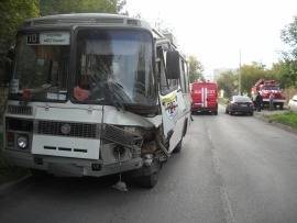 В Кургане в ДТП попал пассажирский автобус