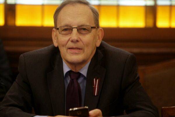 Латвийский политик-неонацист радуется смерти Марка Захарова