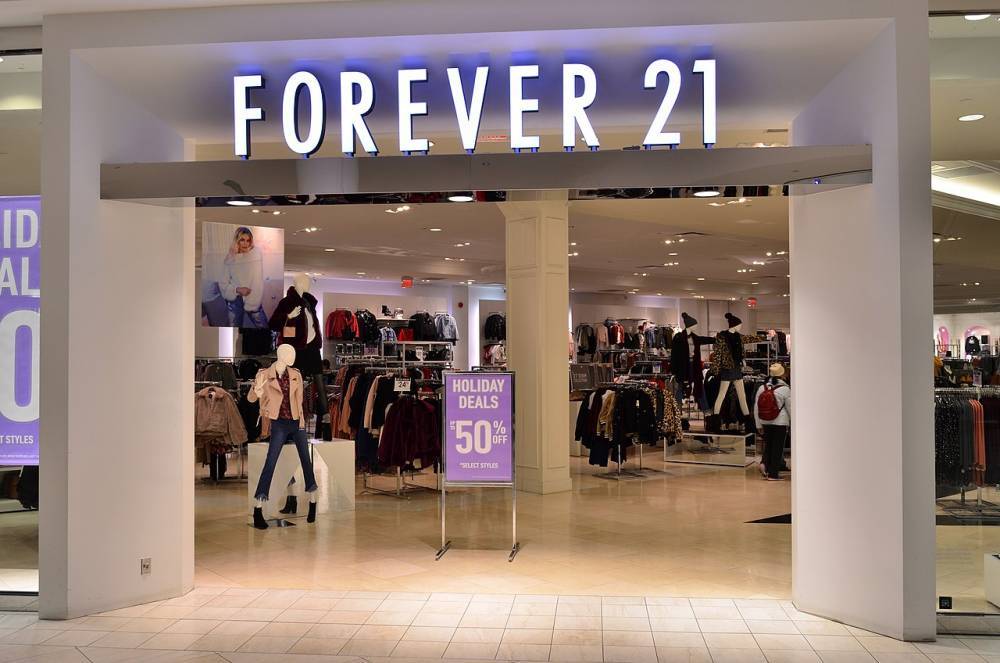 Производитель одежды Forever 21 заявил о банкротстве