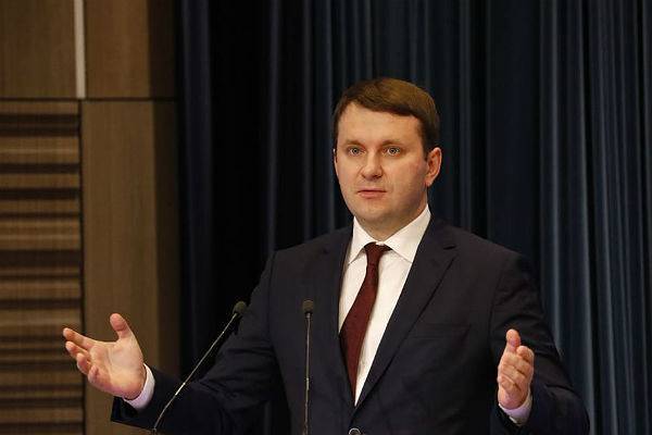 Орешкин предложил увеличить финансирование экспорта услуг в 42 раза