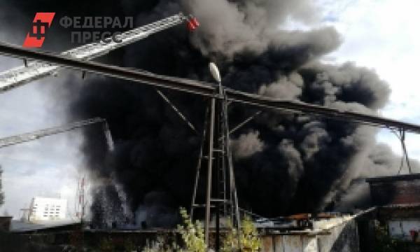 В Красноярске потушили пожар на асфальтовом заводе