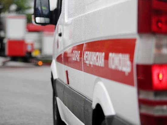 В Москве школьница погибла, случайно упав с парапета парковки